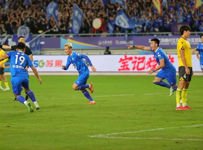 整体推进, 获得两次角, 南京队 整体推进, 获得两次角, 南京队