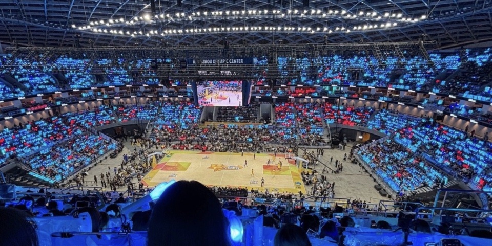 认为明星们, 尽管马布里